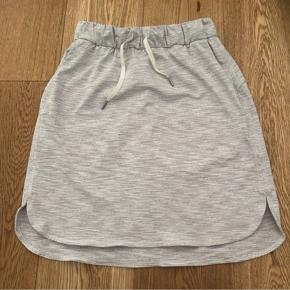 Lululemon On the Fly Skirt *Woven - Size 6 - Picture 13 of 14